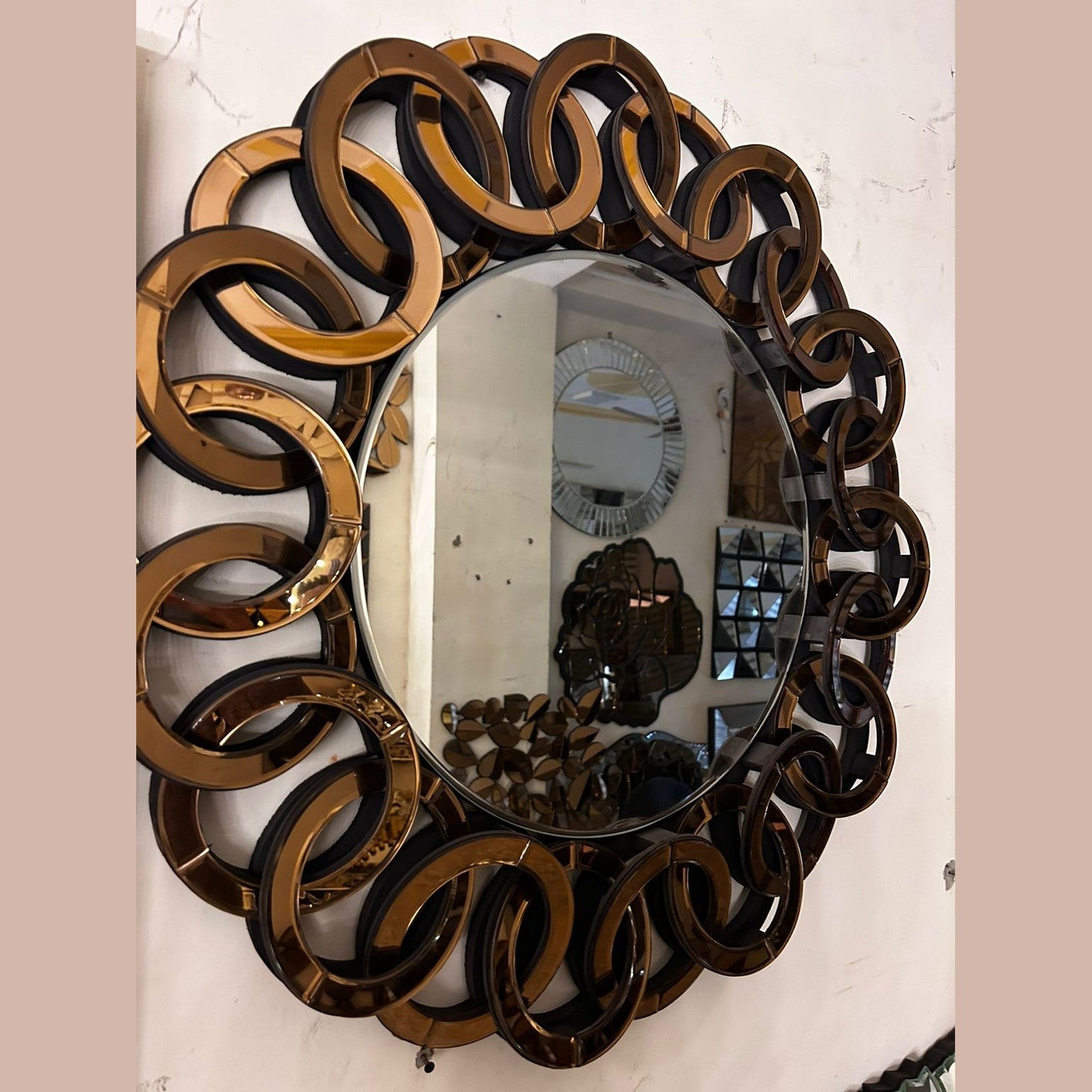 Eternal Chain Luxe Mirror – A Bold Statement of Luxury & Style - Fabels