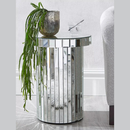 ✨ Luxe Mirrored End Table – A Glamorous Statement Piece! ✨ - Fabels