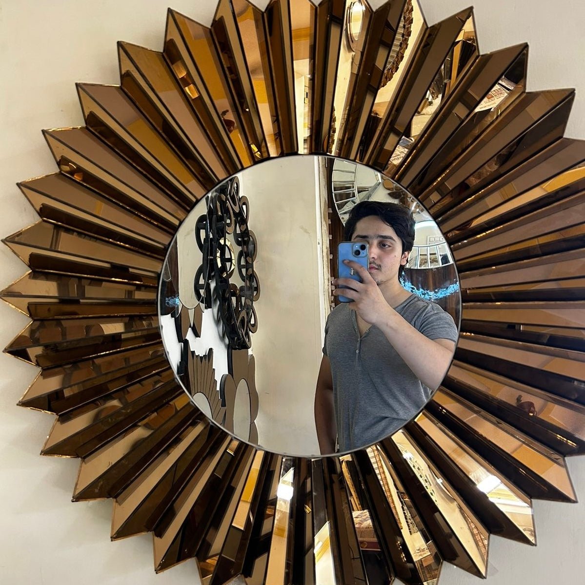 Luxe Sunburst Mirror – Radiate Elegance in Your Space - Fabels
