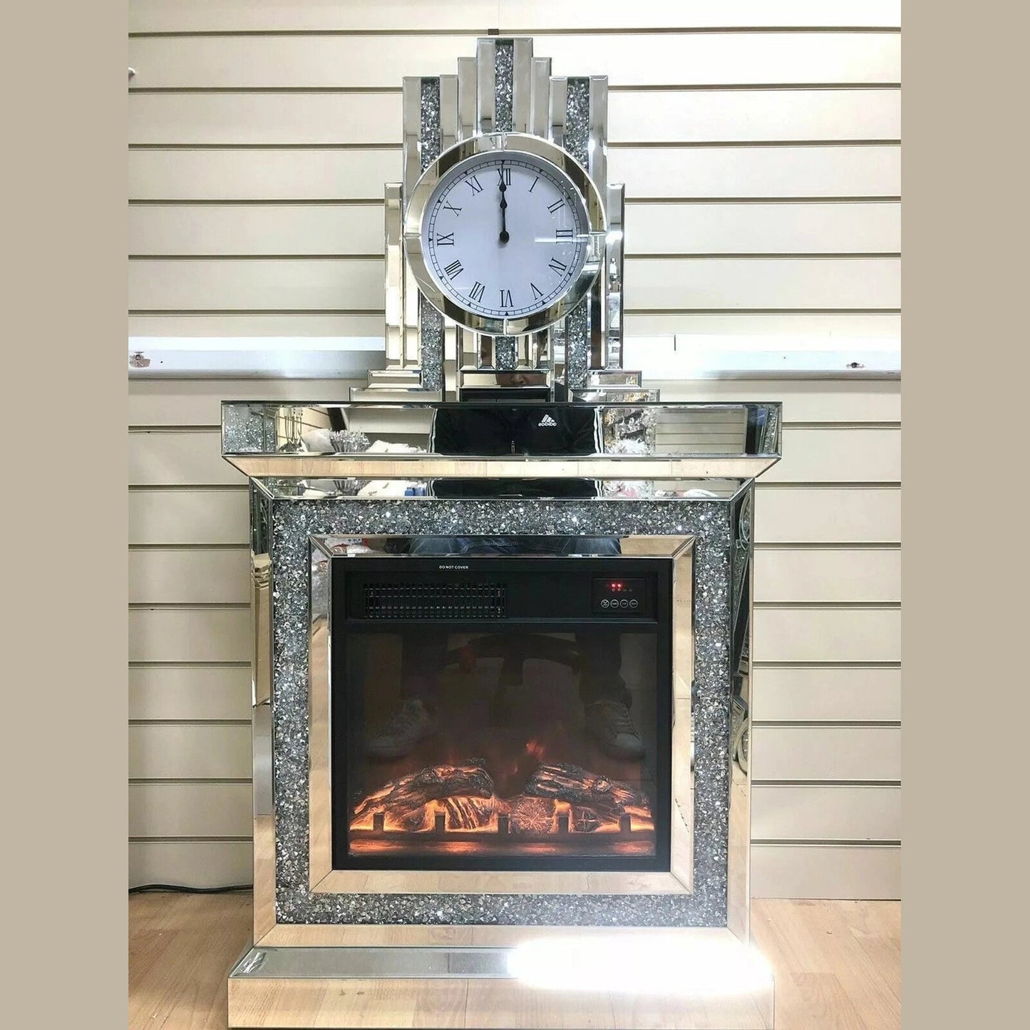 Luxury Crystal Mirrored Table Clock – A Timeless Accent Piece - Fabels