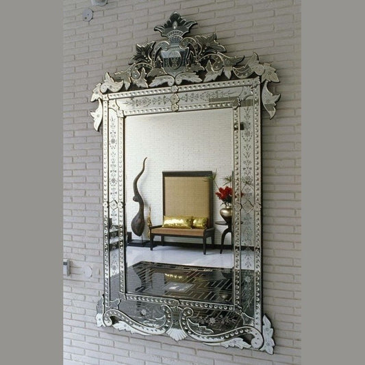 Majestic Venetian Mirror – A Masterpiece of Elegance - Fabels