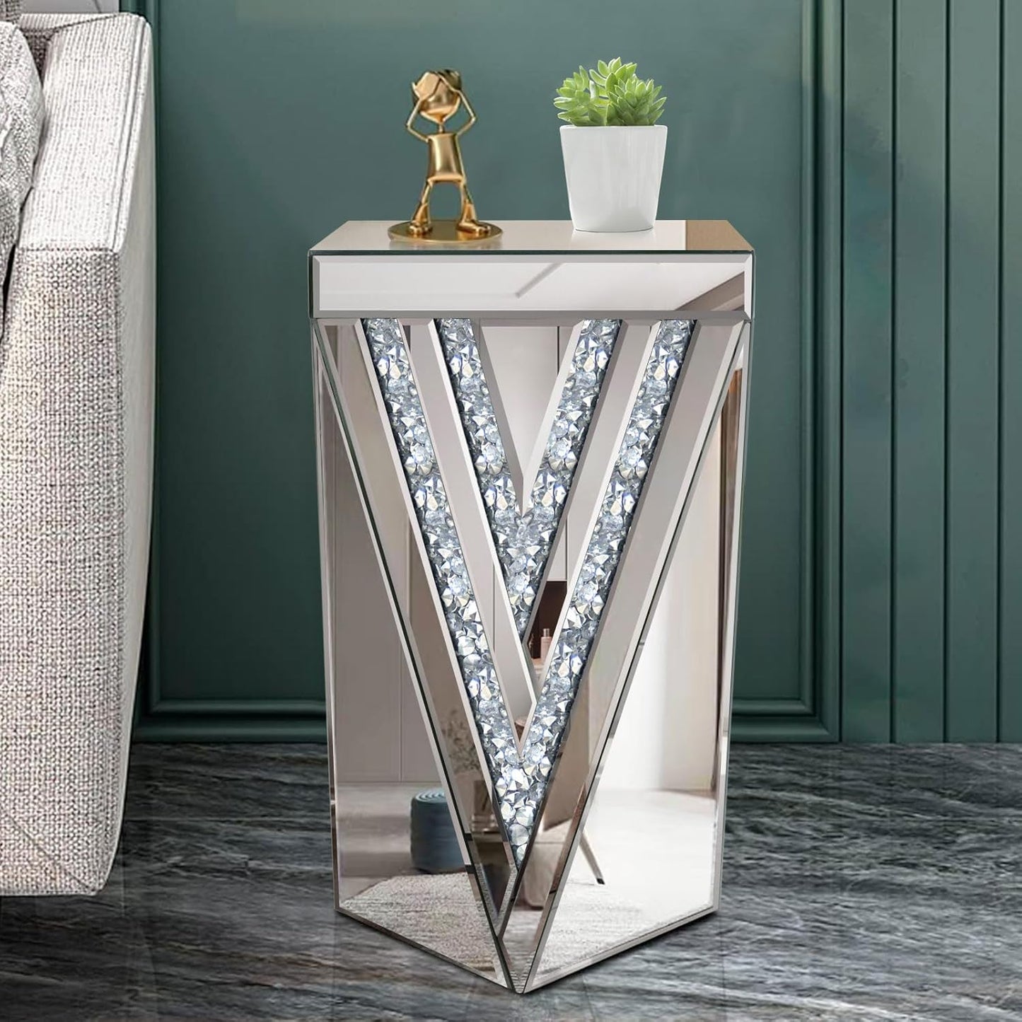 ✨ Mirrored Crystal "V" Accent Table – Glamour Meets Modern Elegance! ✨ - Fabels