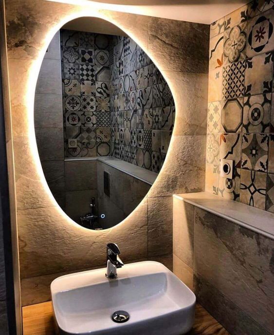 Abstract Elegance: Irregular Wall Mirror with Modern Flair